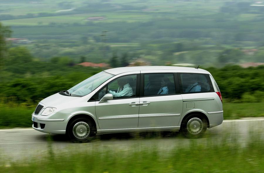  Lancia Phedra 2002 года  (фото 35 из 123)